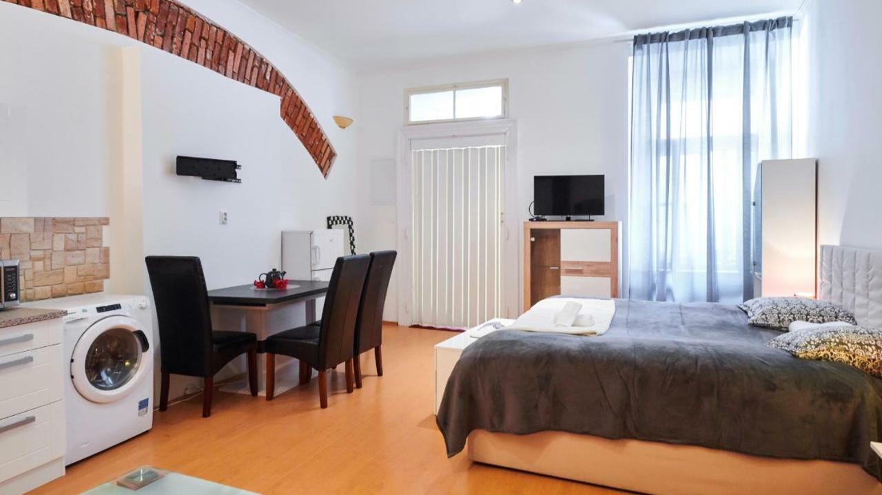 Dlouha 25 Apartment